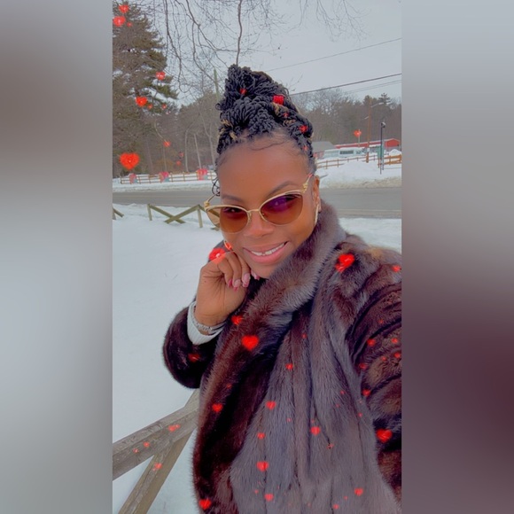 1st Class Flights ✈️ Seller’s Closets Only🛍️ - Picture 11 of 16